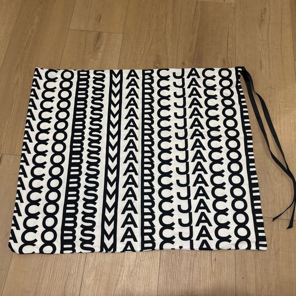 Marc Jacobs Monochrome Logo Dust Bag
